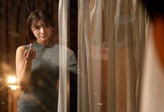 Bộ ngực quyến rũ khó cưỡng của cô hàng xóm đối diện